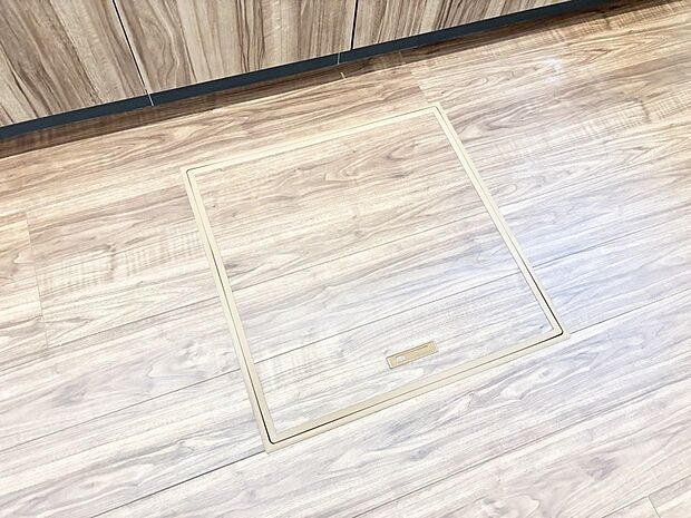 床下収納付き!日用品・非常用品の収納にも大活躍。