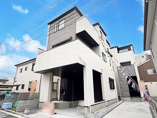 溢れる陽光でご家族の笑顔も輝く