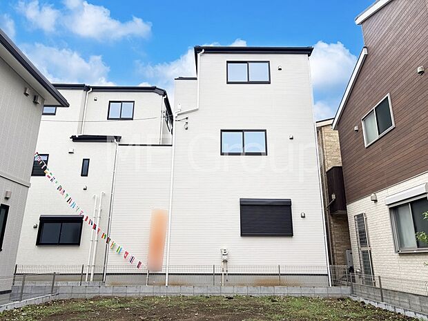 溢れる陽光でご家族の笑顔も輝く