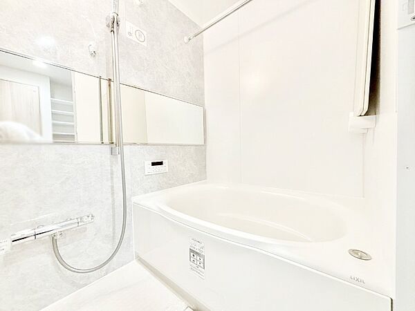 浴室乾燥機付きのバスルームでいつでも快適なバスタイムが楽しめます！
