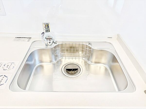 いつでも清潔なおいしいお水を。一つの水栓で水道水と浄水を使い分け。