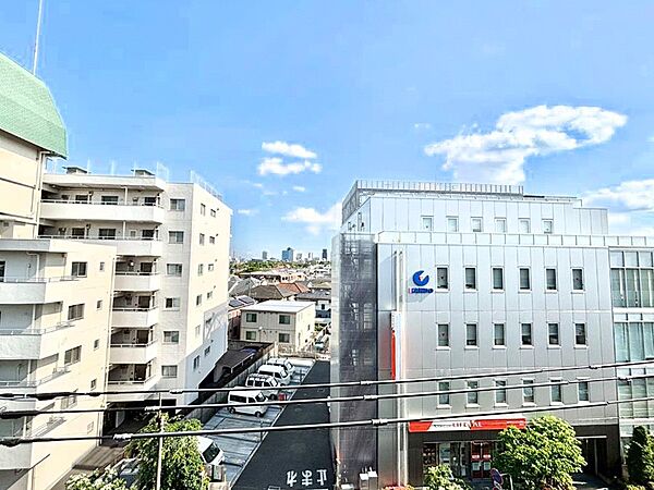 バルコニーからは開放的な眺望も楽しめます！