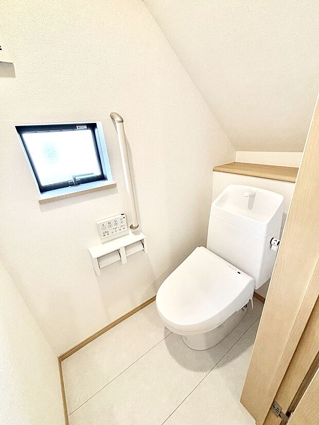 トイレは1階と2階それぞれに配置されていてとても便利です。