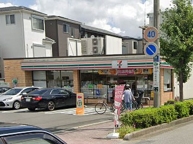 コンビニ 300m セブン-イレブン 川口前川4丁目店