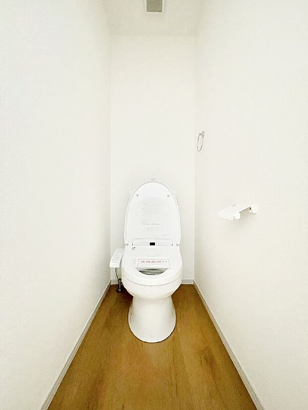 白を基調とした清潔感のある落ち着ける空間
