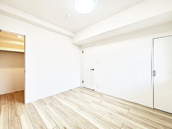 WIC付きのお部屋で広々とした空間。ゆったり寛げます。