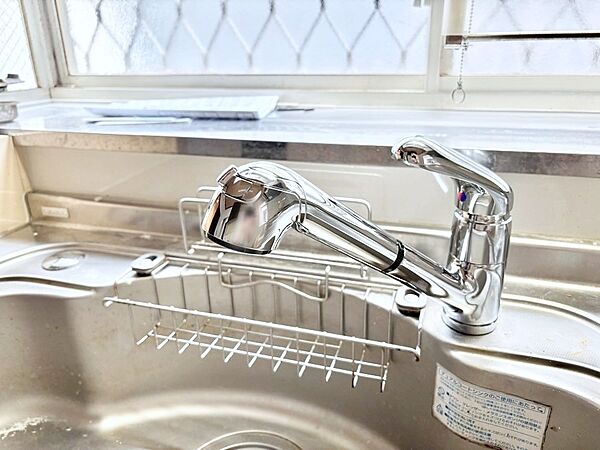 いつでも清潔なおいしいお水を。一つの水栓で水道水と浄水を使い分け。