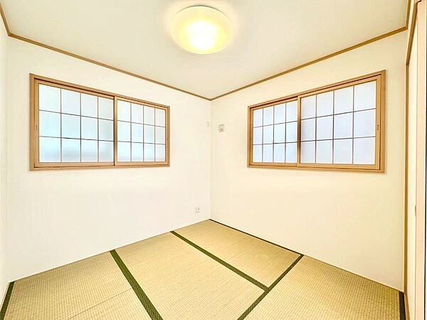 柔らかい畳の空間は、お子様の遊び場や来客時のおもてなしの場所として重宝します。