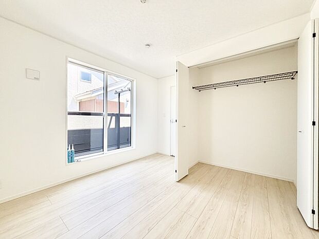 爽やかな日差しがお部屋全体を優しく包み込んでくれます