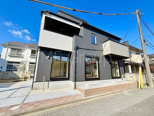 たっぷりの陽光と開放感に包まれる明るい住まい