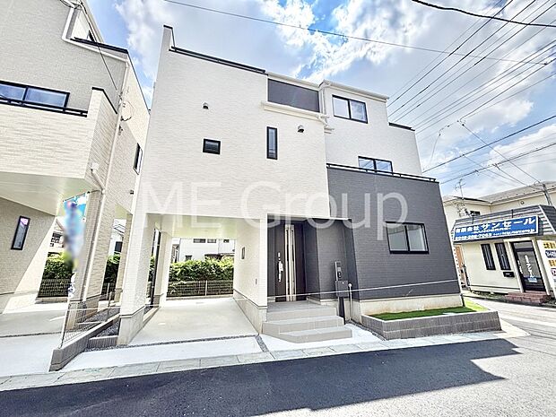 洗練された外観、上質な住空間が広がる室内は永く安心して過ごせる住居です。