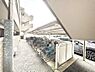 その他：駐輪場は屋根付き