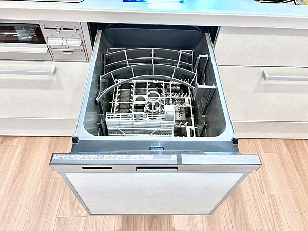 面倒なお片づけは食洗機にお任せ！家事の負担が減って、時間にも気持ちにもゆとりができます。