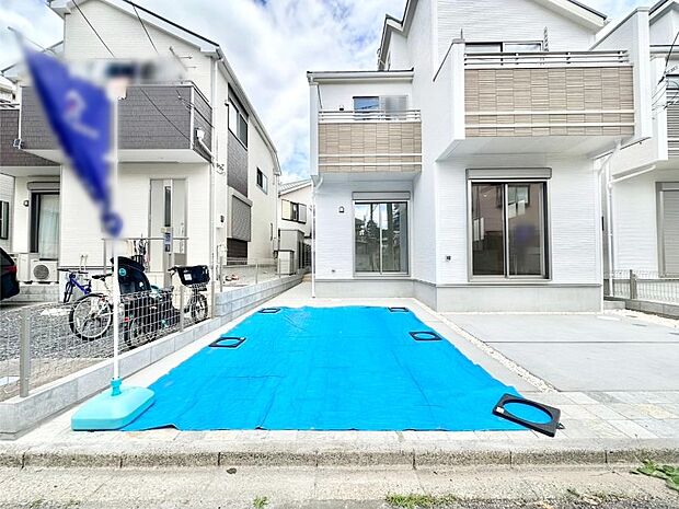 駐車2台可能！急なお客様の駐車に。また、ご家族の自転車スペースとしても大活躍。