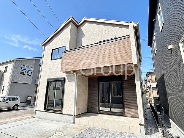 たっぷりの陽光と開放感に包まれる明るい住まい
