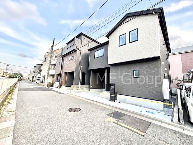 前面道路はきちんと整備されています  