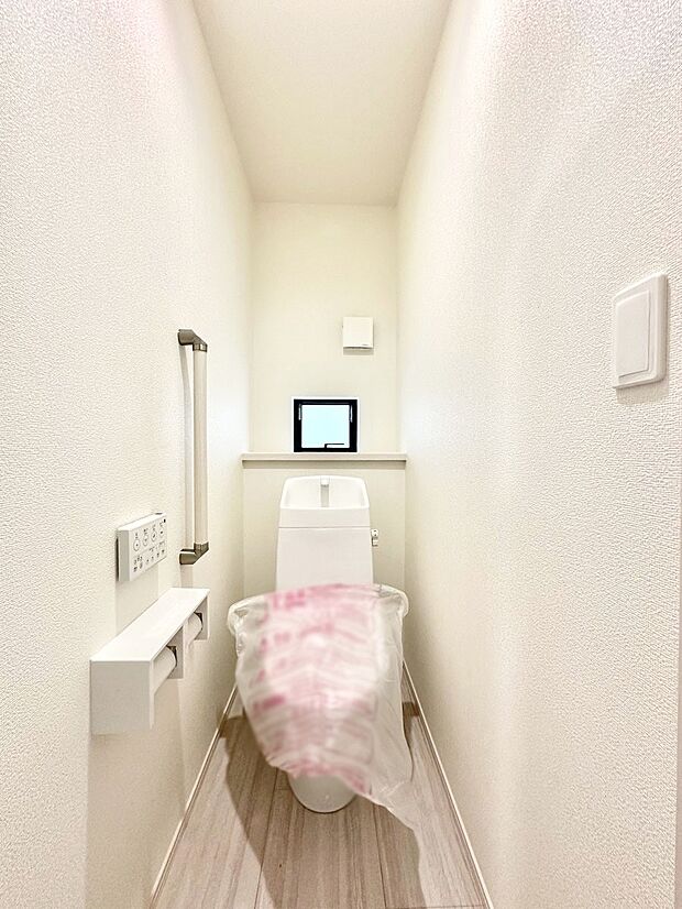 トイレは1階と2階それぞれに配置されていてとても便利です。 
