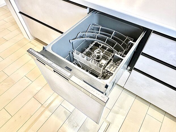 面倒なお片づけは食洗機にお任せ！家事の負担が減って、時間にも気持ちにもゆとりができます。