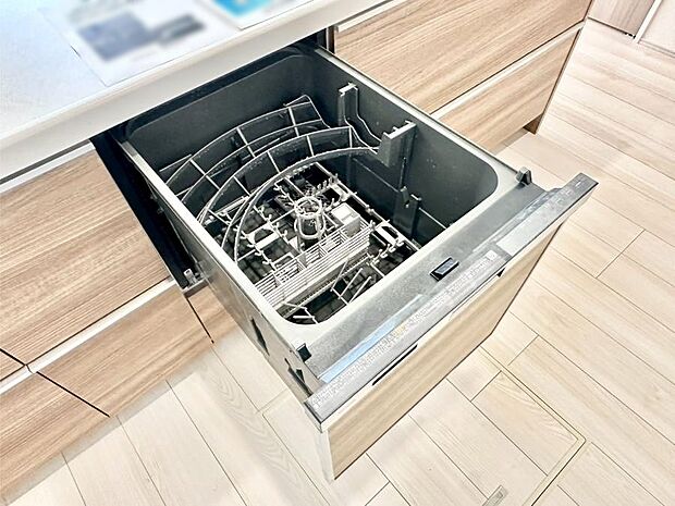 面倒なお片づけは食洗機にお任せ！家事の負担が減って、時間にも気持ちにもゆとりができます。