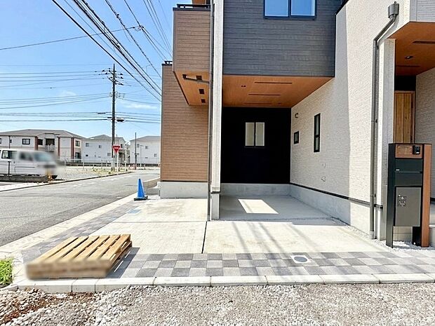ビルトインタイプは大切なお車を傷や汚れから守ることができます。