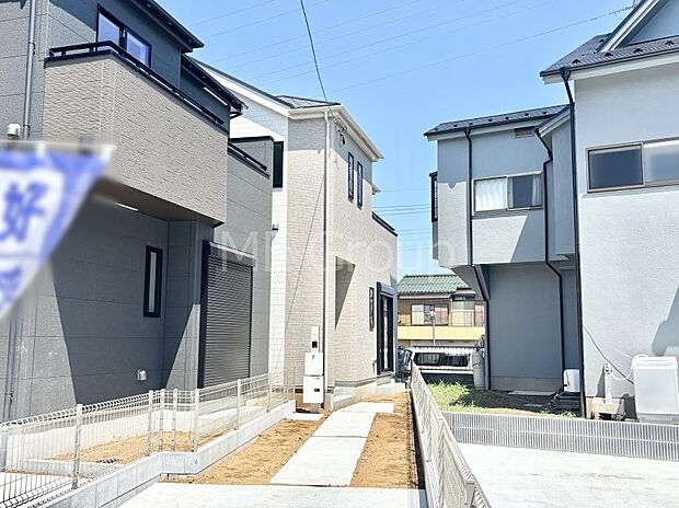 奥まった地形は、車道に面しておらず、静かでプライベート感を味わえる立地です。 