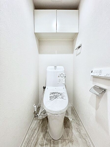 毎日を快適に!清潔感あるウォシュレットトイレ。