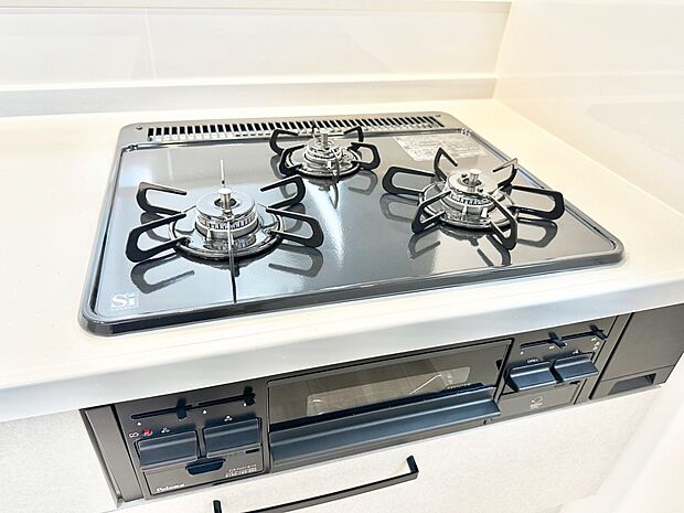 三口ガスコンロでお料理が一気にはかどりそう。