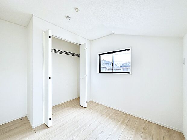 子供部屋にもおすすめな収納スペースたっぷりの居室