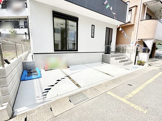外観「無料オンライン相談」受付中!目の前が駐車場だと雨の日も大量にお買い物をした時も便利ですね