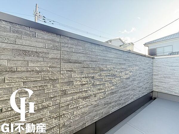 南面バルコニー♪陽当りが良く洗濯物が良く乾きそう♪