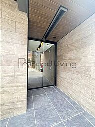 4 / 7
