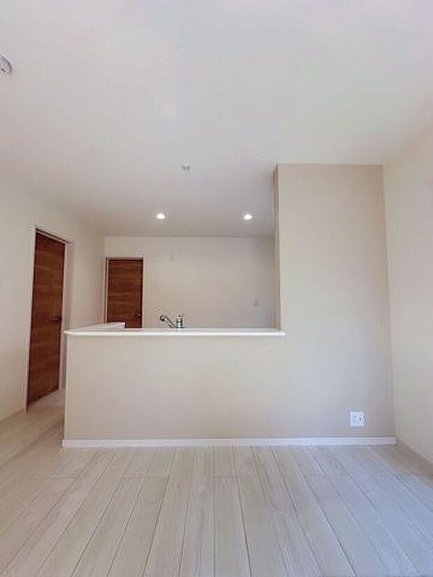 対面式キッチンで家族との会話もスムーズ♪