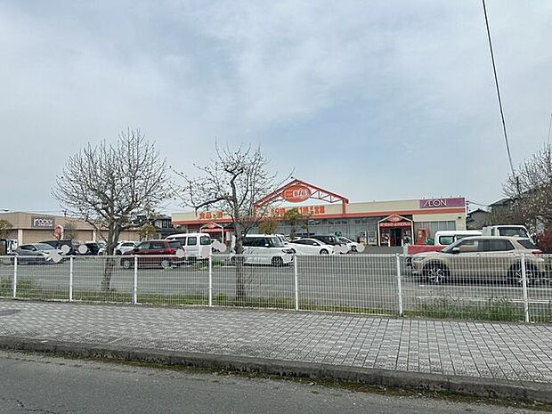 ザ・ビッグ川尻店 370m