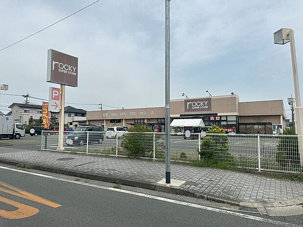 ロッキー川尻店 410m