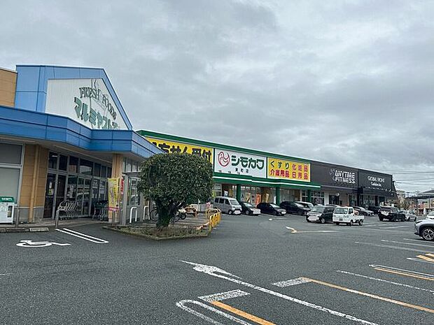 マークスマルミアストアシモカワ薬局他店舗 1550m