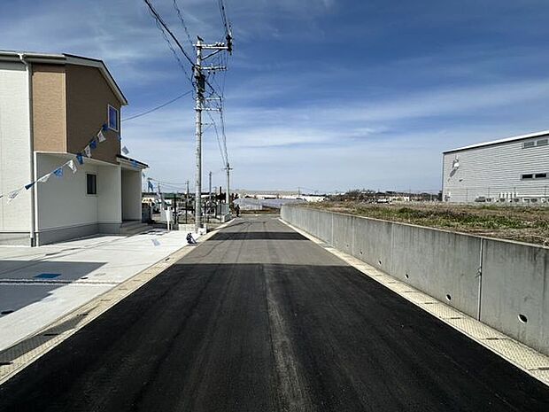 前面道路含む現地写真
