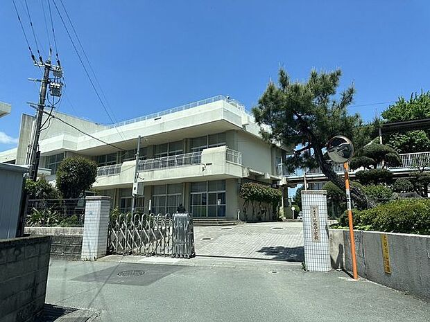 託麻西小学校 850m