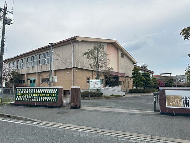 田迎南小学校 440m