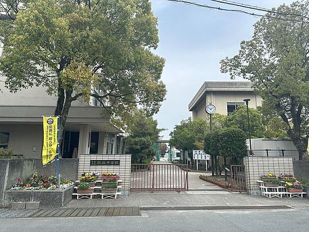 託麻中学校 360m