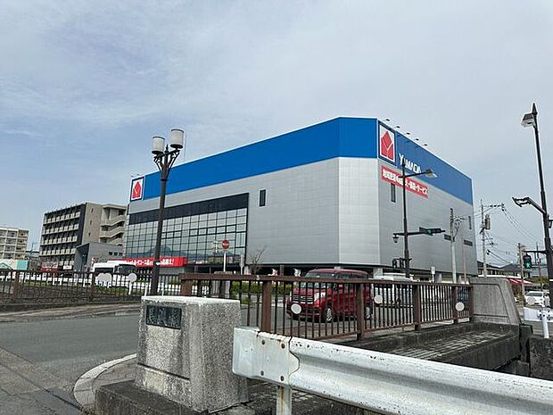 ヤマダ電機熊本南店 820m
