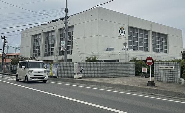 武蔵ケ丘北小学校 2030m