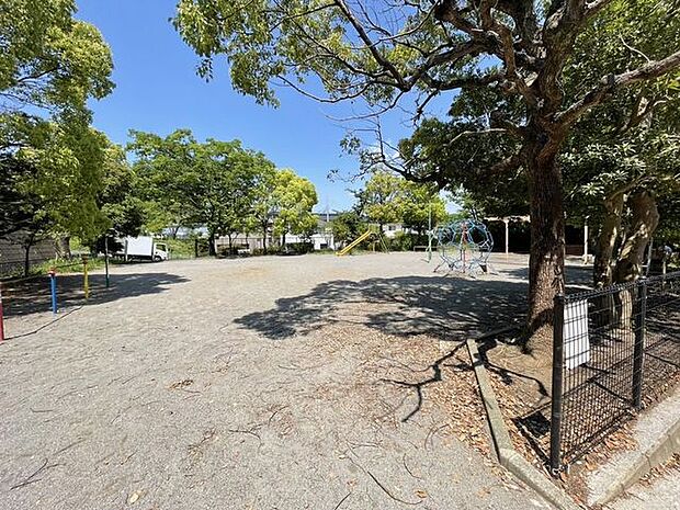 南生田2丁目公園 1090m