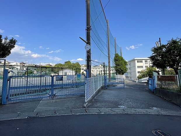 長沢中学校 960m