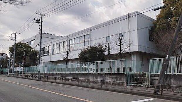 野川小学校 1040m