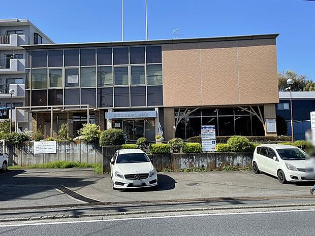 宮前区役所 向丘出張所 1060m