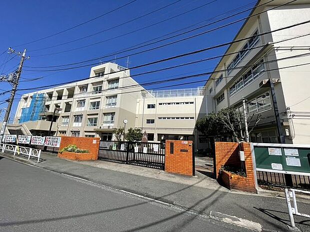 向丘中学校 1280m