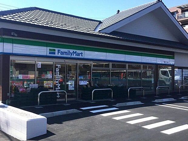 ファミリーマート有馬二丁目店 400m