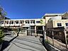 周辺：向丘小学校 580m