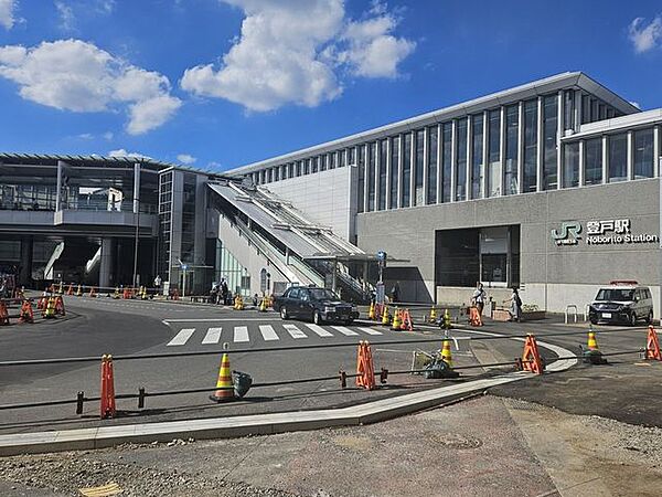 登戸駅 410m
