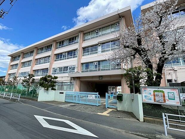 菅中学校 820m